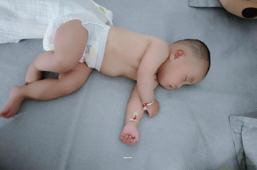 大庆孕妇肚子一跳一跳
